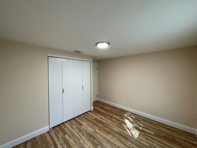 Building Photo - Newly Renovated 2BR/2BA Apopka Home with Spacious Fenced in Yard!!