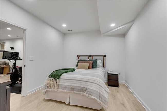 Building Photo - 4669 Ashford Club Dr