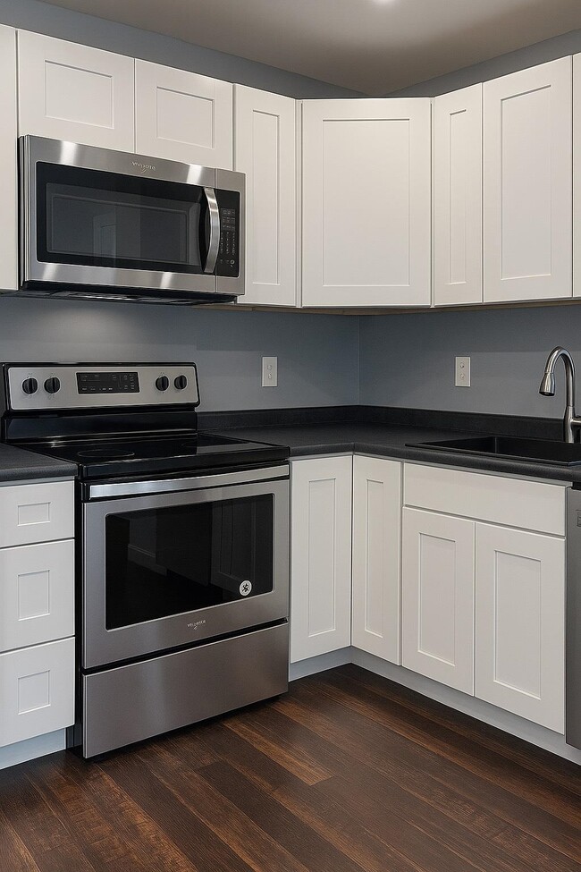 Building Photo - 84 Park St