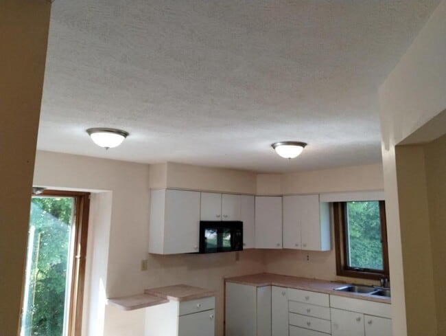 Building Photo - 20277 Emery Rd