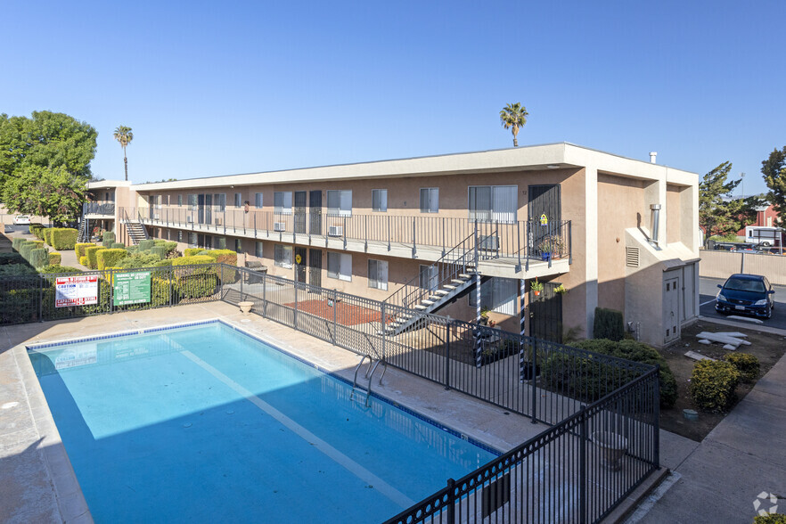 Primary Photo - Ashwood Apartments