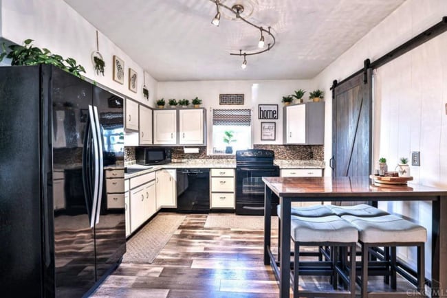 Building Photo - 202 W North St