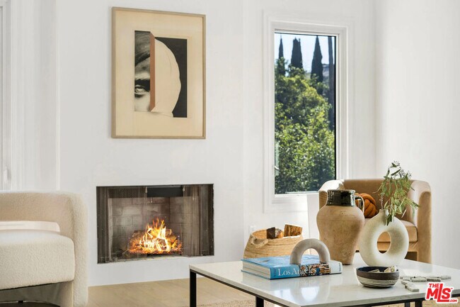Building Photo - 2600 Zorada Dr