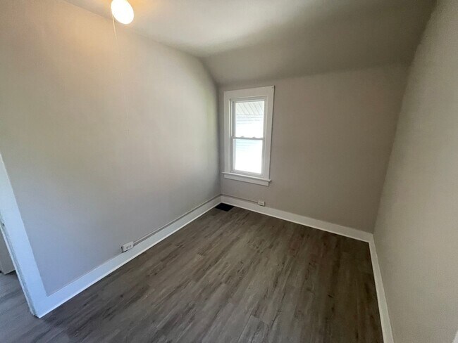 Building Photo - SECTION 8 and EDEN Accepted!! Exciting Opp...