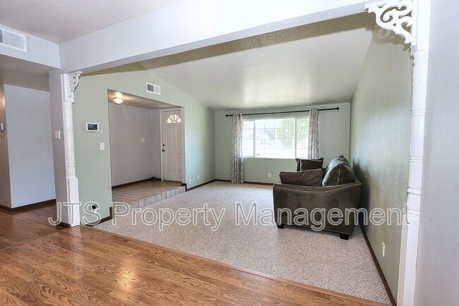 Building Photo - 2128 W La Loma Dr