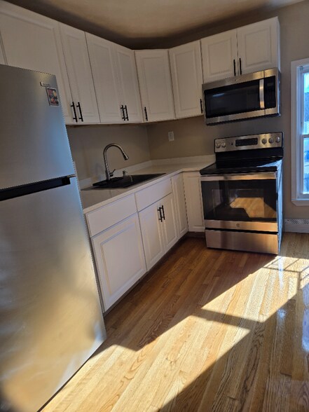 Building Photo - 6 Park St