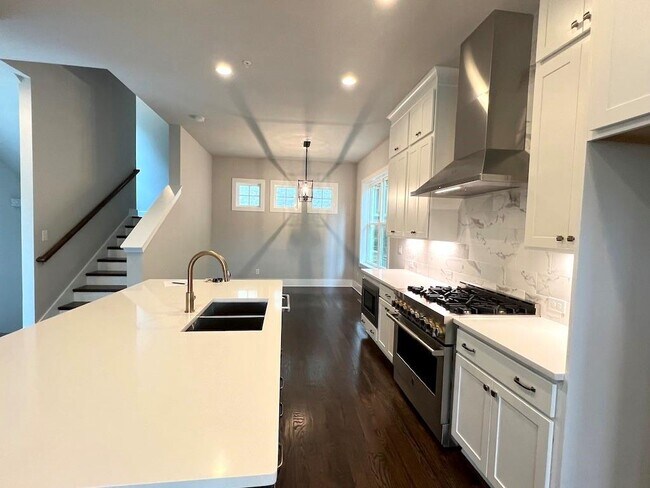 Building Photo - 1819 Huntington Hills Ln NW