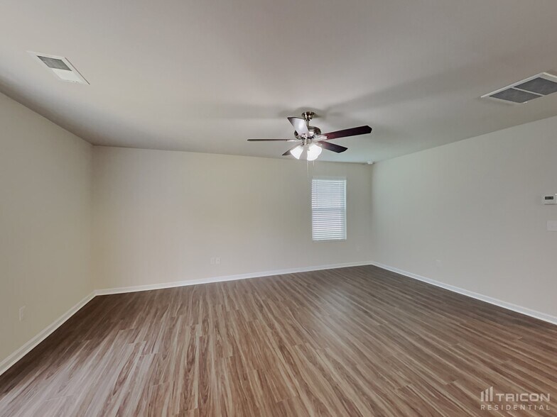 Building Photo - 1361 Woodhouse Dr