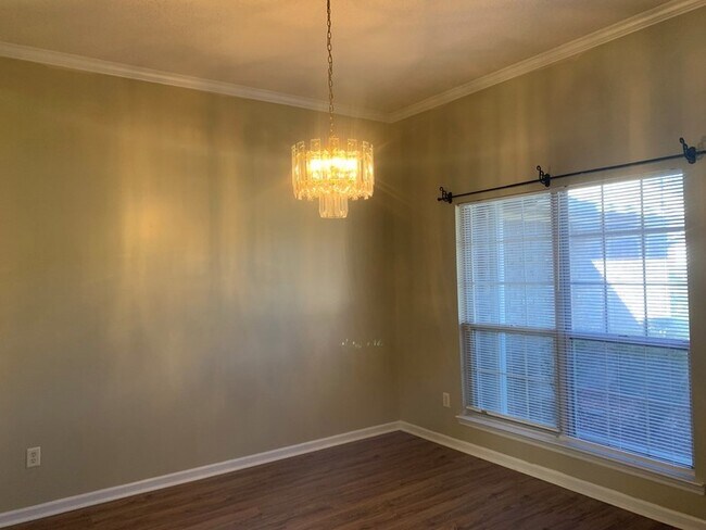 Building Photo - 1169 Cumberland Dr