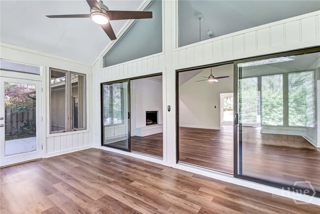 Building Photo - 18 Deer Run
