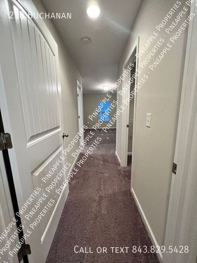 Building Photo - 218 Buchanan-