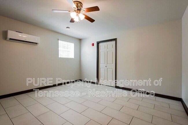Building Photo - 517 Veritas St