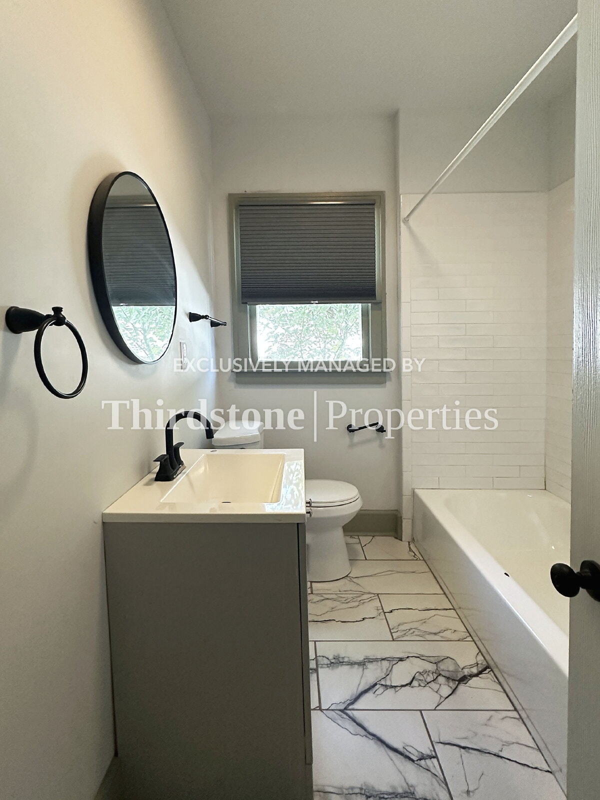 Building Photo - 2030 Redwing St