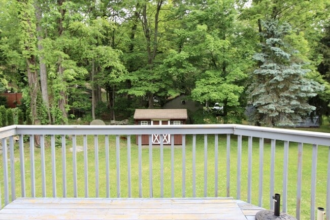 Building Photo - 4 Bedroom 3 Bath Well Kept House in West H...