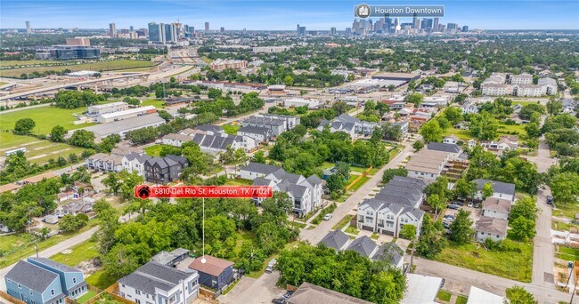 Building Photo - 6810 Del Rio St