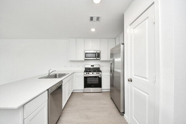 Building Photo - 317 Brandi Dr