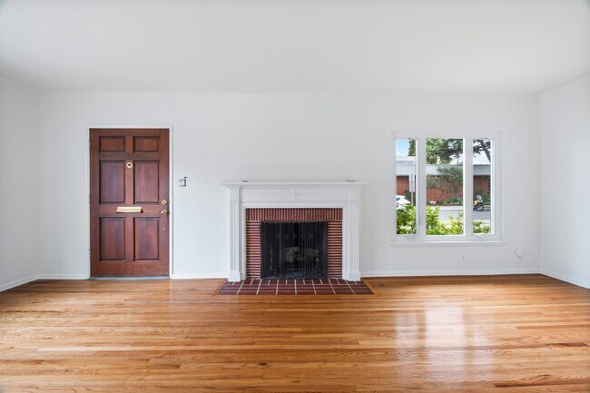 Building Photo - 4105 Irving Pl