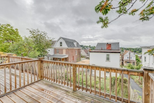 Building Photo - 610 Ceres Wy