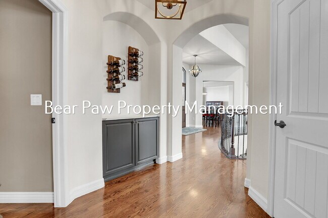 Building Photo - Stunning Home in the Ridge!!