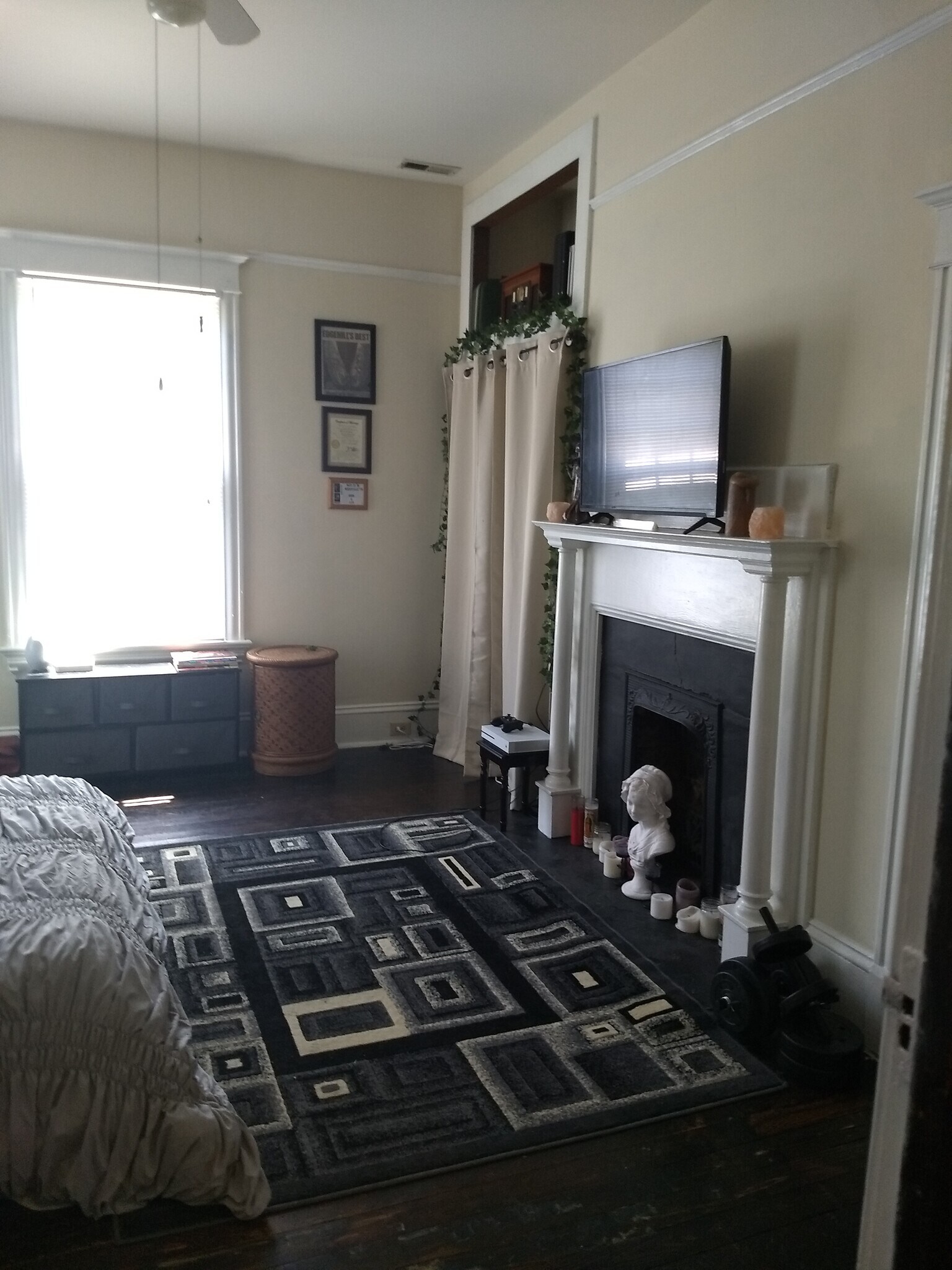 Building Photo - 309 W Council St