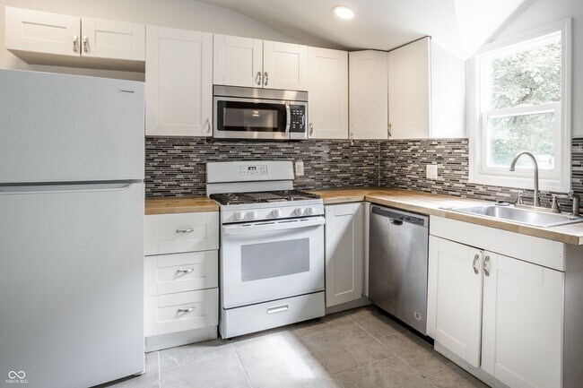 Building Photo - 5108 Sunny Meade Ln