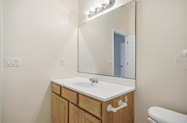 Building Photo - 166 Plainview Dr