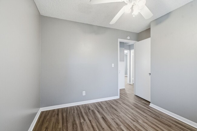 Building Photo - 3 Bed | 1 Bath | Close to Downtown Tulsa