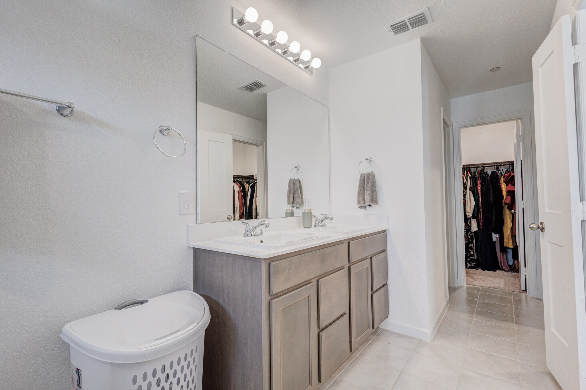 Building Photo - 3720 Star Mesa St