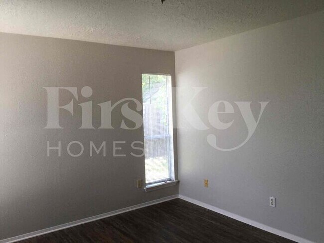 Building Photo - 2542 Spring Dusk Dr