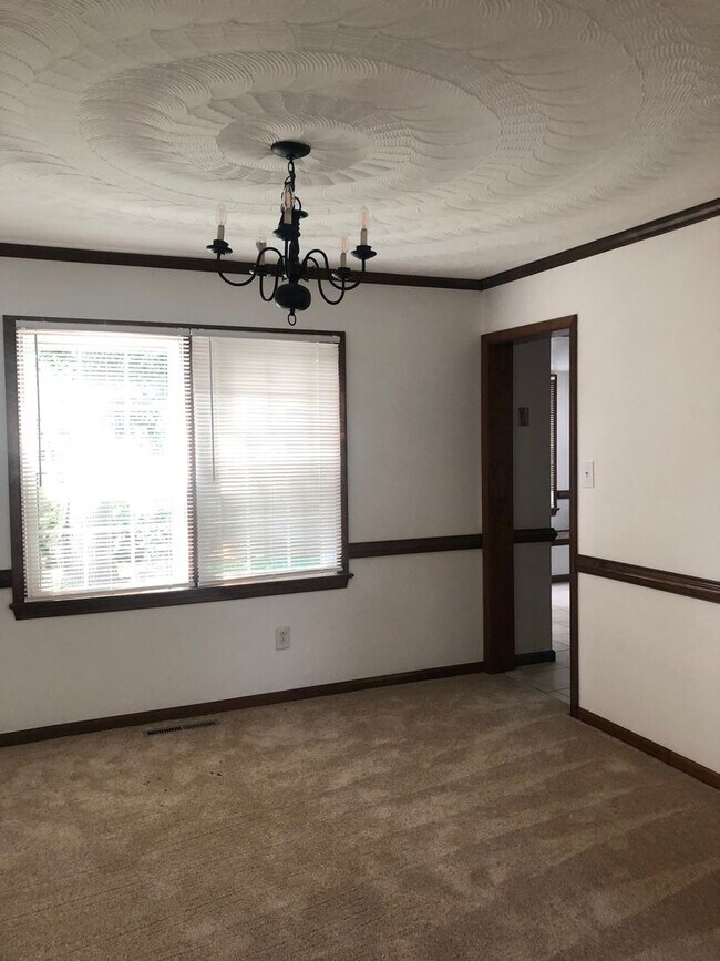 Building Photo - 2509 Elson Green Ave