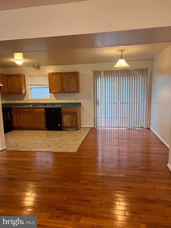 Building Photo - 121 N Marshall St