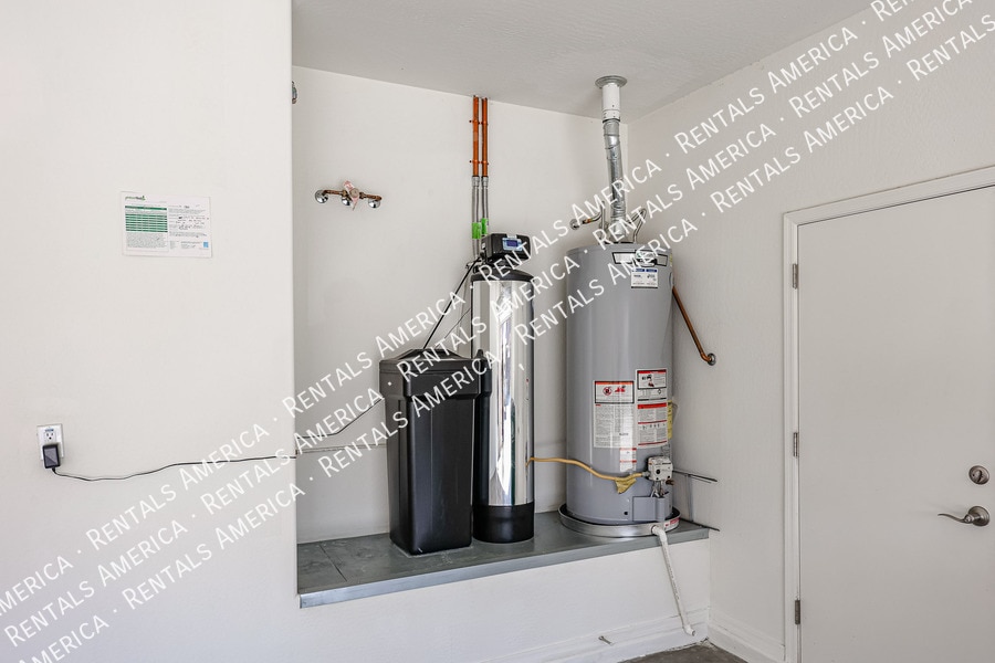 Building Photo - 15734 W McKinley St