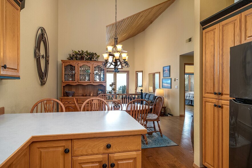 Building Photo - 222 Pennant Ln