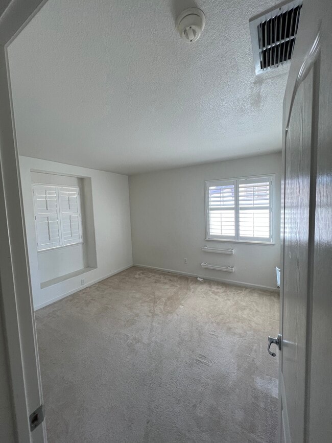 Building Photo - 2636 Carson Way