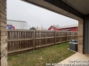Building Photo - 311 E San Antonio Ave