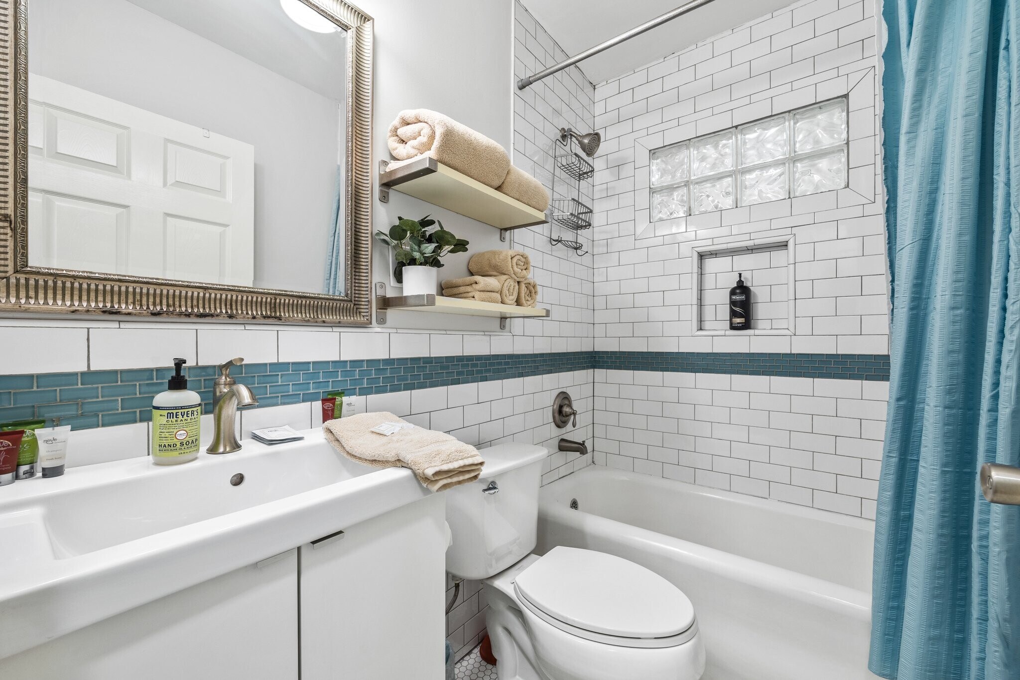 Building Photo - 1146 Wade St NE