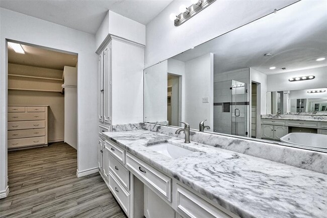 Building Photo - 5319 S Braeswood Blvd