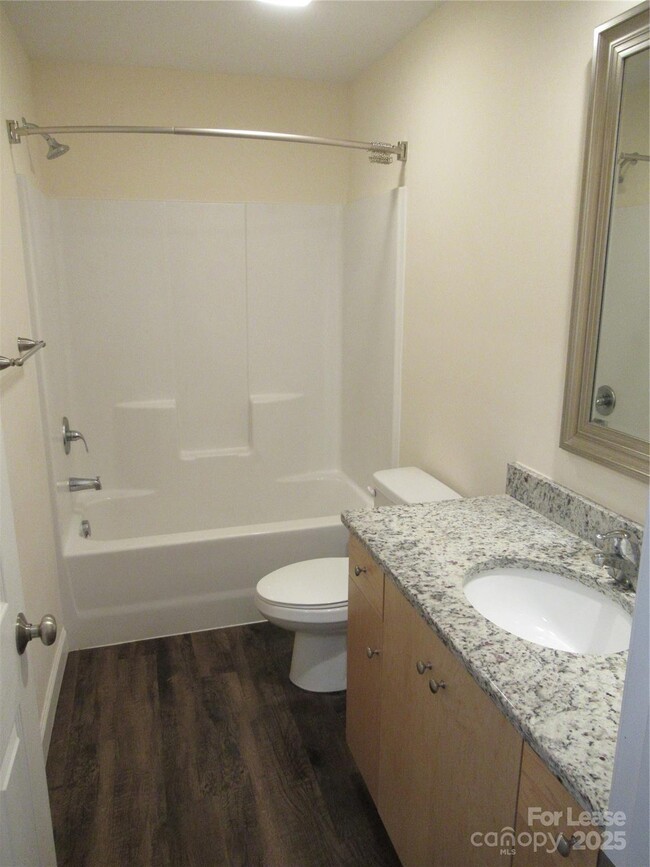 Building Photo - 3784 English Oak Dr