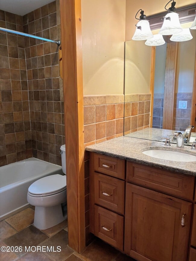 Building Photo - 327 Deerfoot Ln