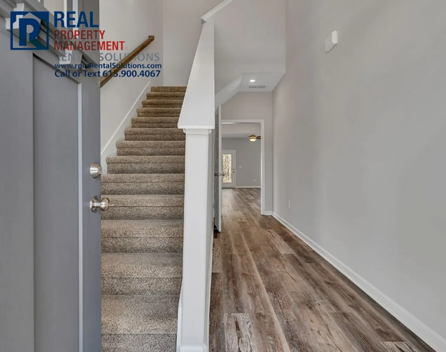 Building Photo - BRAND-NEW Stunning END-unit townhome in Manchester, attached garage!