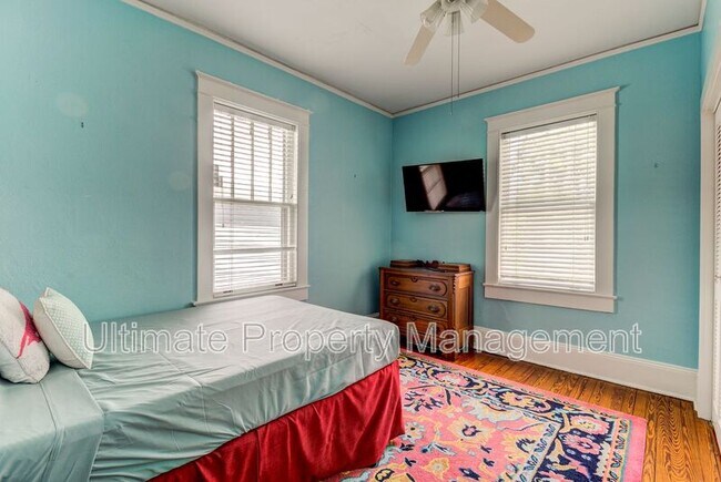 Building Photo - 206 Nun St