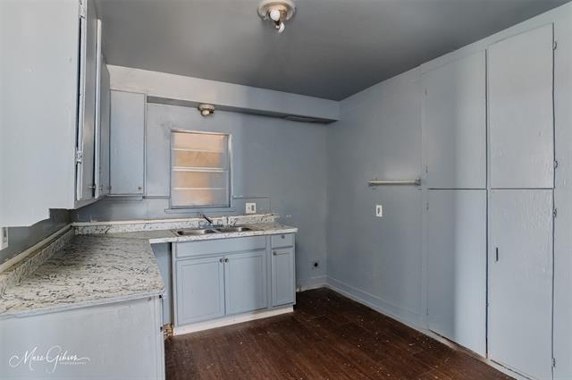 Building Photo - 329 Edwards St