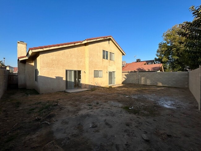 Building Photo - Beautiful 4 Bed / 2.5 Bath Silver Creek Home w/ RBP & $0 Deposit Option