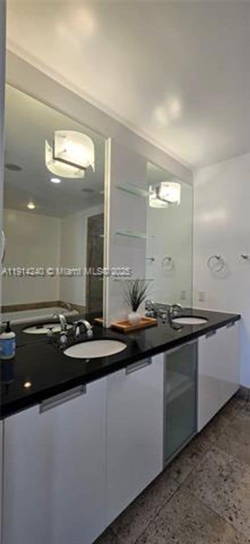 Building Photo - 7901 Hispanola Ave