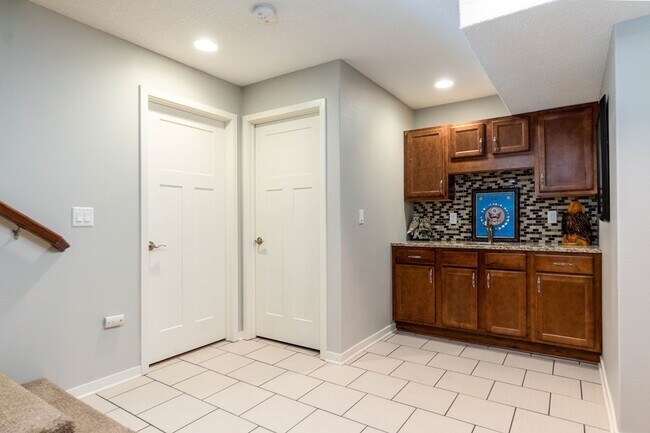 Building Photo - PRAIRIE TRAIL!! 4 Bed, 3.5 Bath Two-Story Home in Ankeny