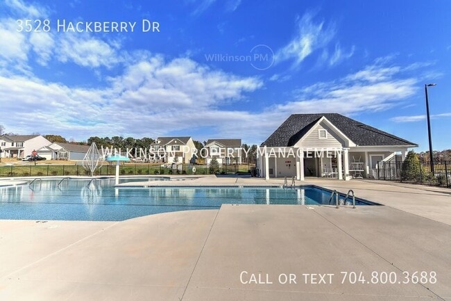 Building Photo - 3528 Hackberry Dr