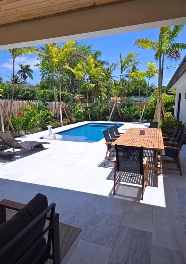 Building Photo - 3540 NE 28th Ave