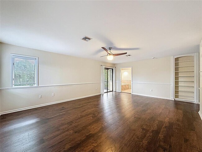 Building Photo - 6846 Lake View Dr