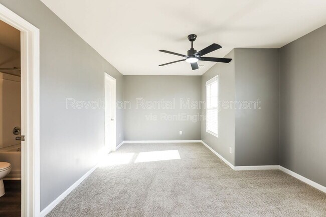 Building Photo - 823 Python Dr