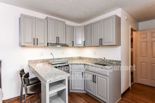 Building Photo - 1312 Brandl Dr SW